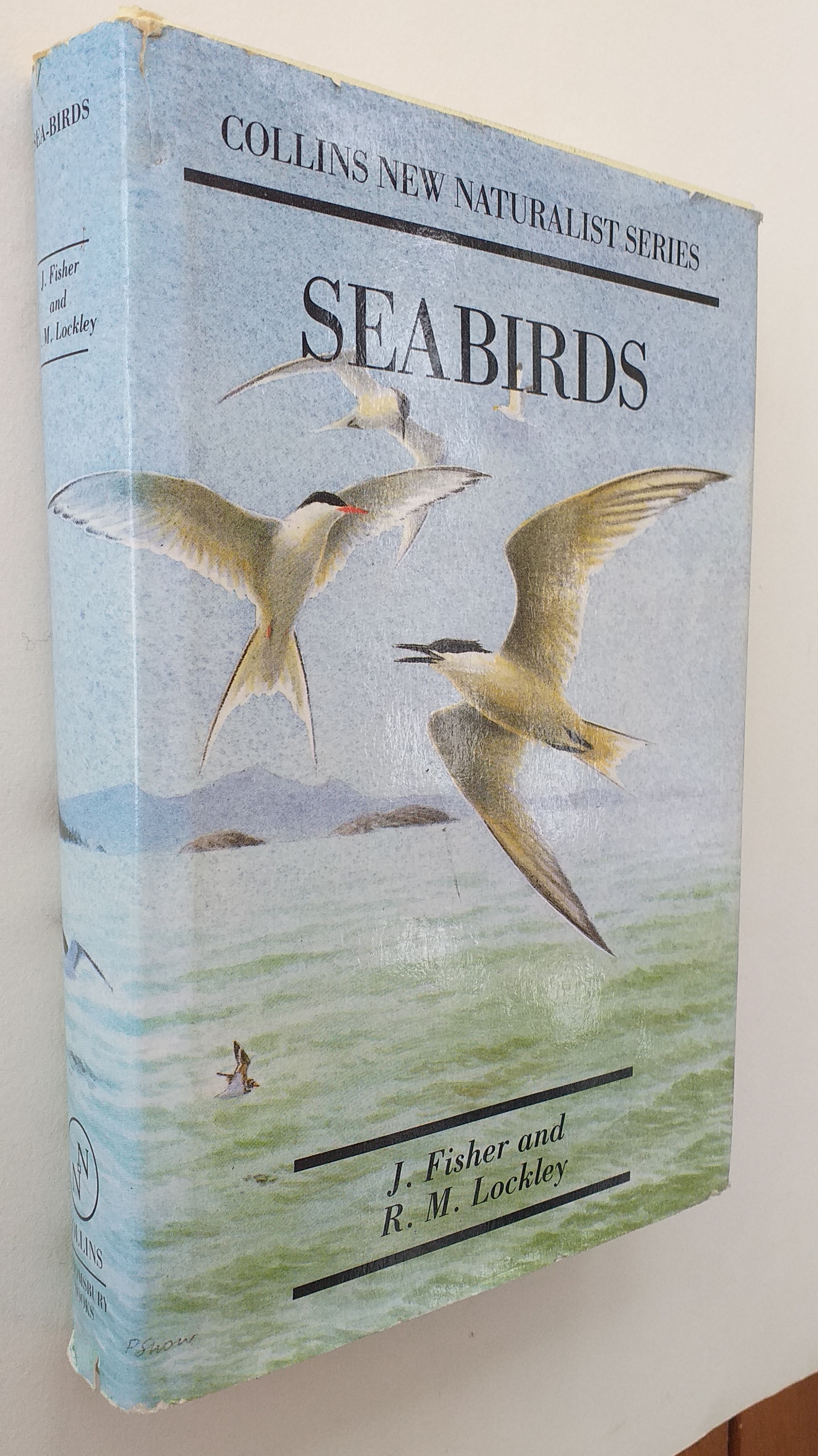 Seabirds. An Introduction to the Natural History of the Sea-Birds of the North Atlantic. THE NEW NATURALIST SERIES.